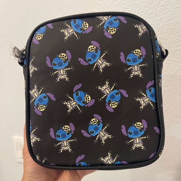 Disney Her Universe AOP Lilo & Stitch - Skeleton Stitch Crossbody - Picture 7 of 15